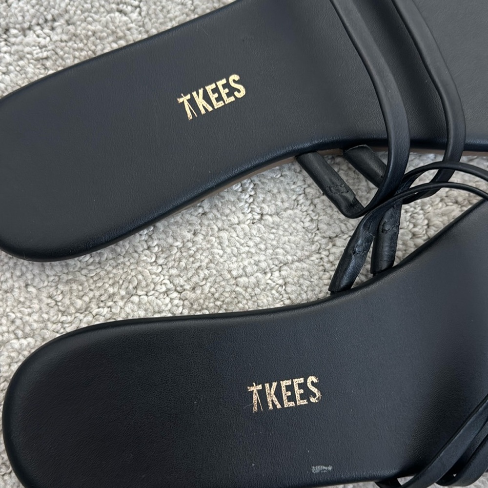 NWOT TKEES “Gemma” Sandals black slip on slide strappy - Picture 4 of 9